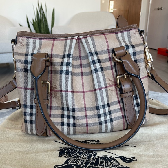 Burberry handbag - Picture 2 of 13